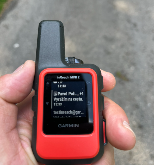 Obsah obrázku přístroj, Mobilní telefon, Přenosné komunikační zařízení, Elektronické zařízení
Obsah generovaný pomocí AI může být nesprávný.